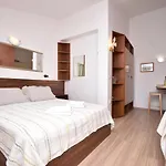 Rosa 4*