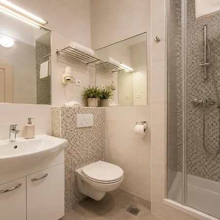 Rosa 4* Brodarica (Sibenik-Knin)