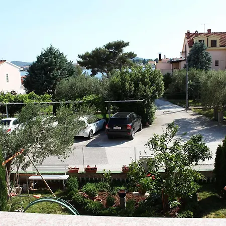 Rosa Guest house Brodarica (Sibenik-Knin)