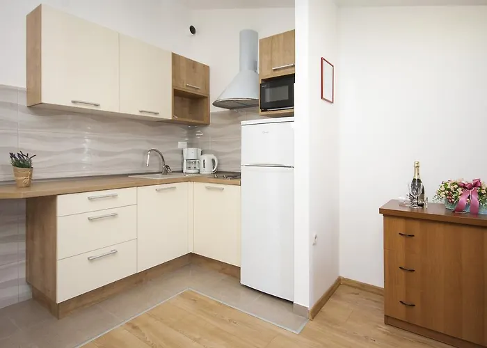 Rosa 4* Brodarica (Sibenik-Knin)